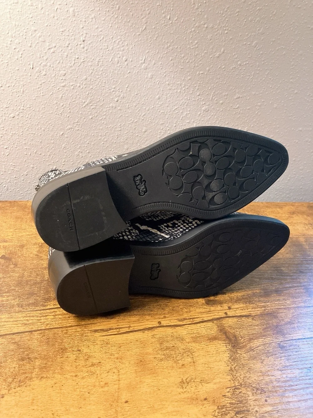Coach Western Leather Snake Ankle Boots Pointed Toe Low Heel 37 6.5-7 Black